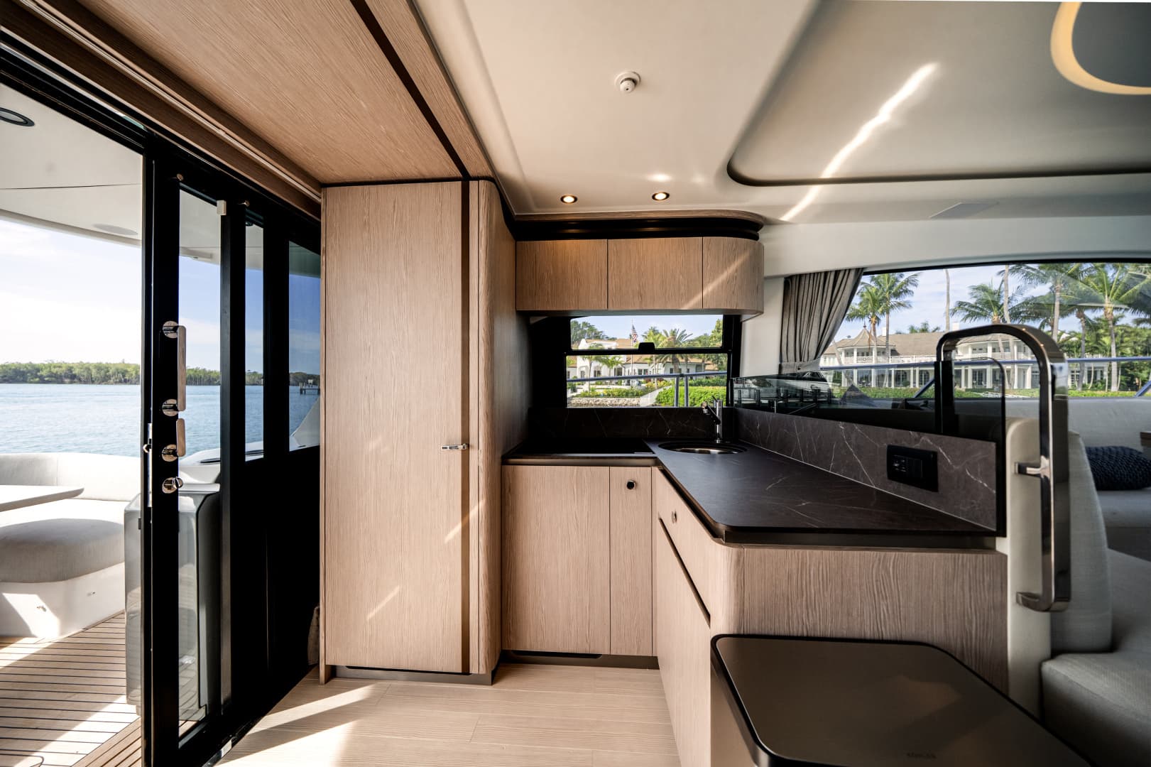 2024 Azimut 53 FLY - Image 14
