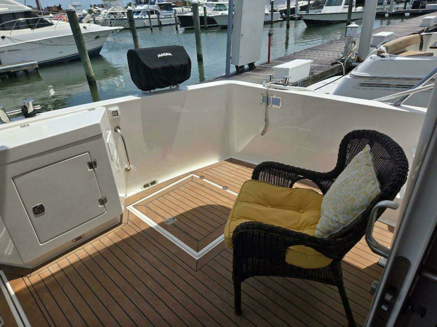 2010 American Tug 49 Limited - Image 12