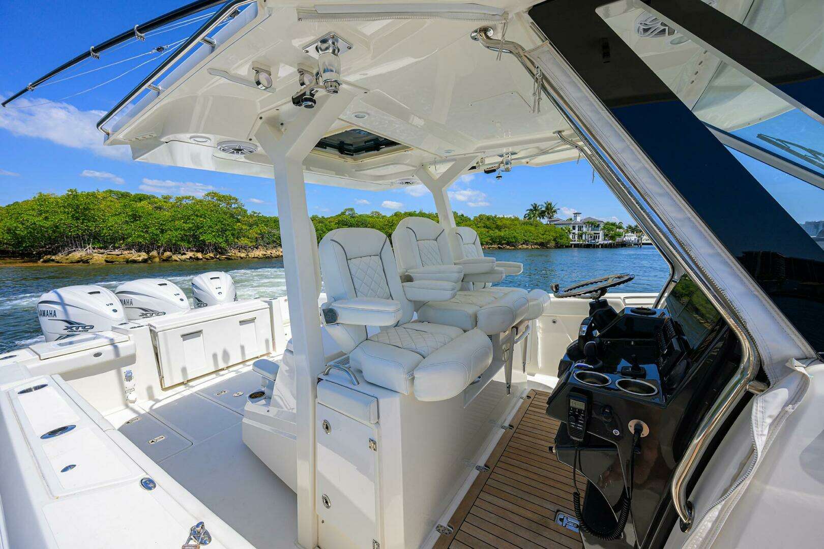 2021 Pursuit S 378 Sport - Image 12