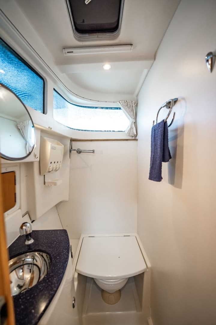 2005 Lagoon Power 43 - Image 46