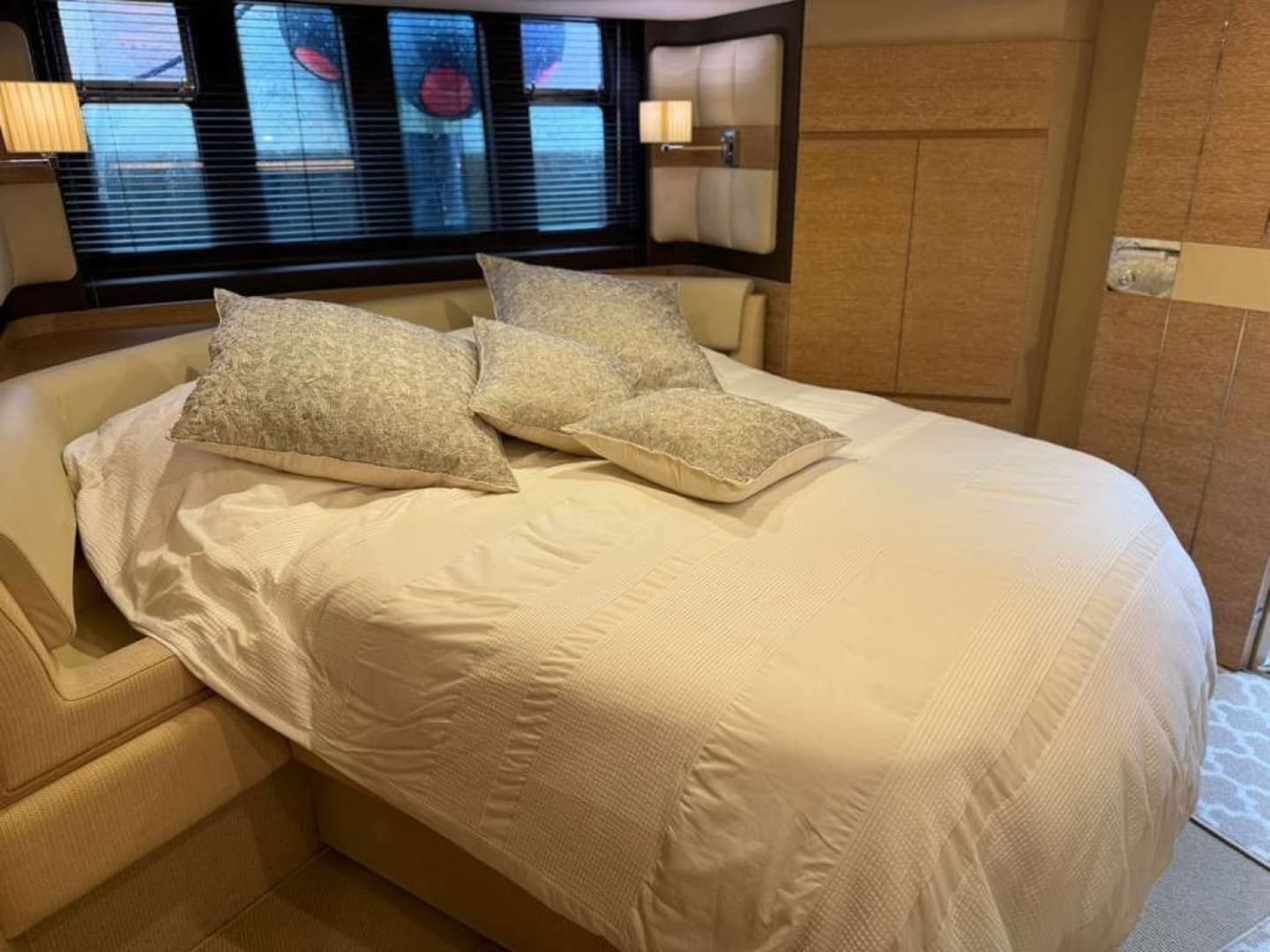 2014 Azimut 64 - Image 29