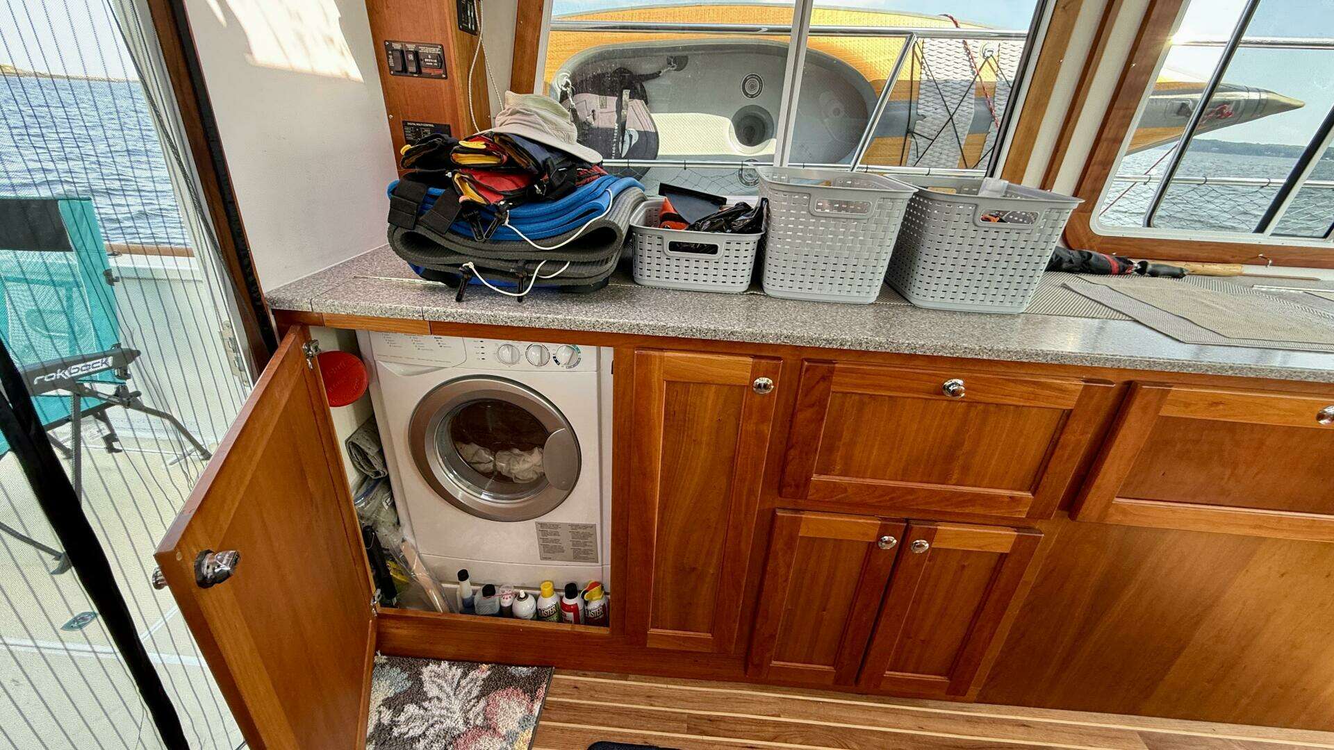 2014 Maine Cat P44 - Image 46