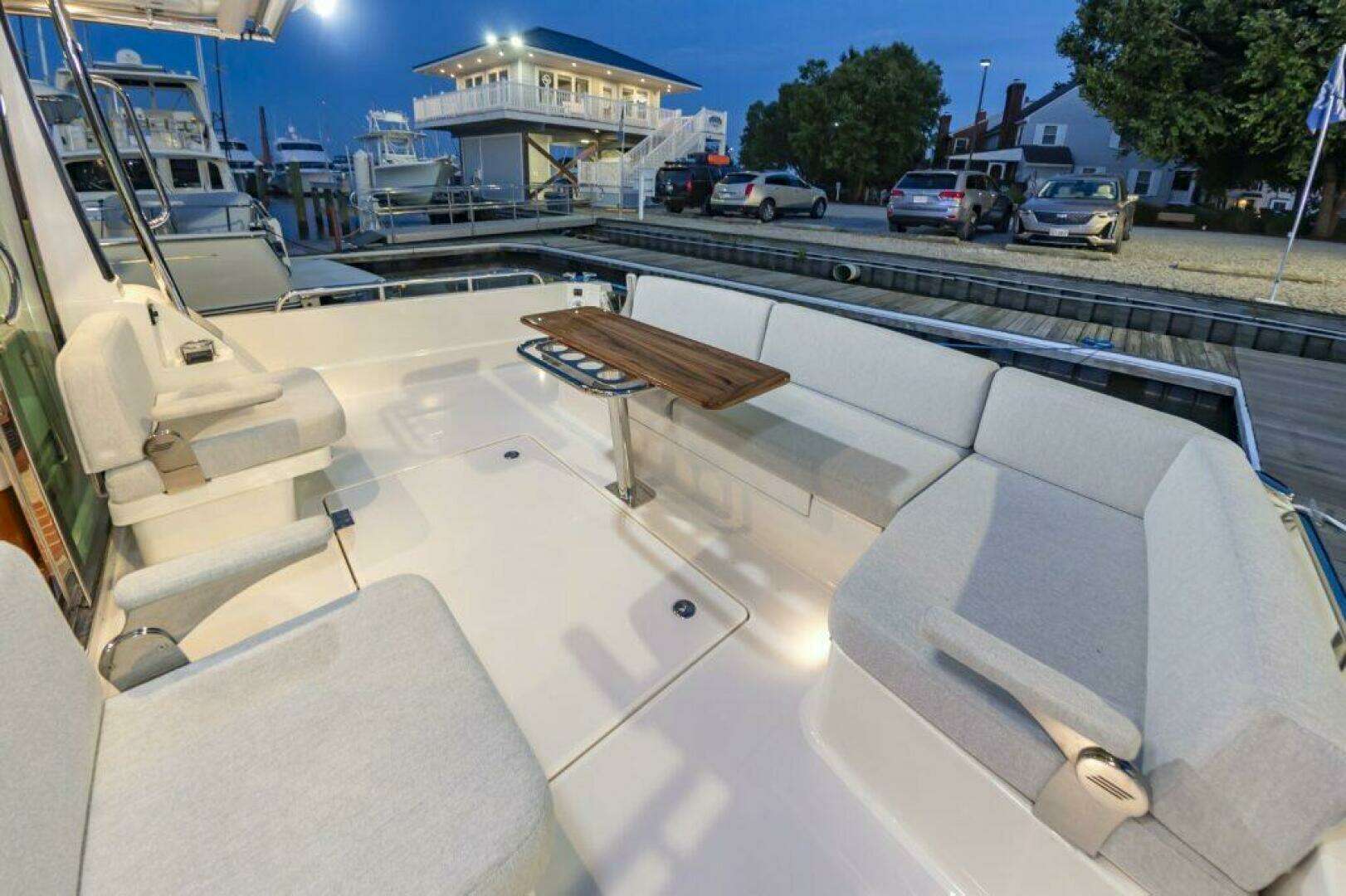 2026 Sabre 43 Salon Express - Image 15