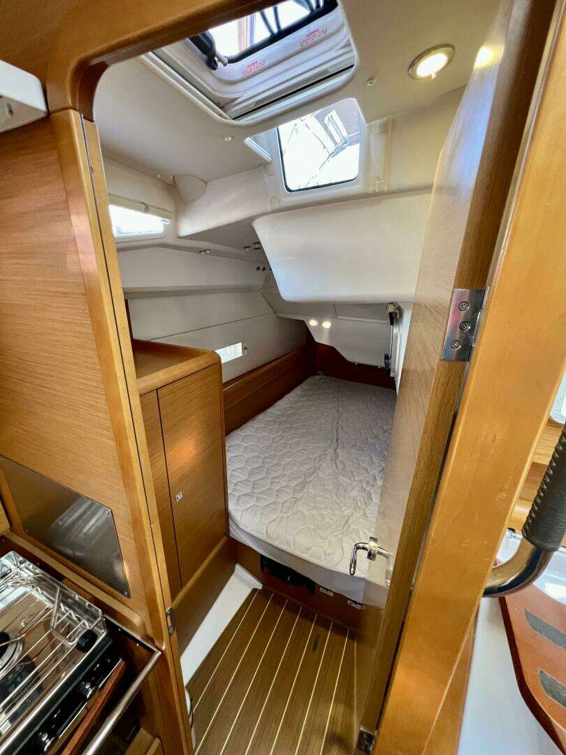 2013 Jeanneau 379 - Image 94