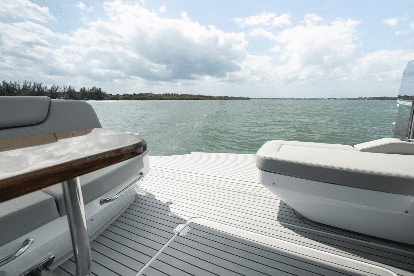 2026 Cruisers Yachts 50GLS OB - Image 78