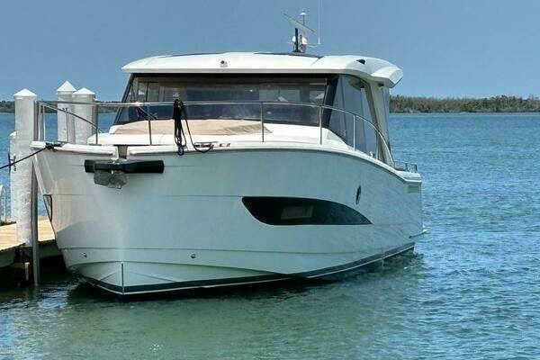 2020 Greenline 39 E-Drive - Image 1