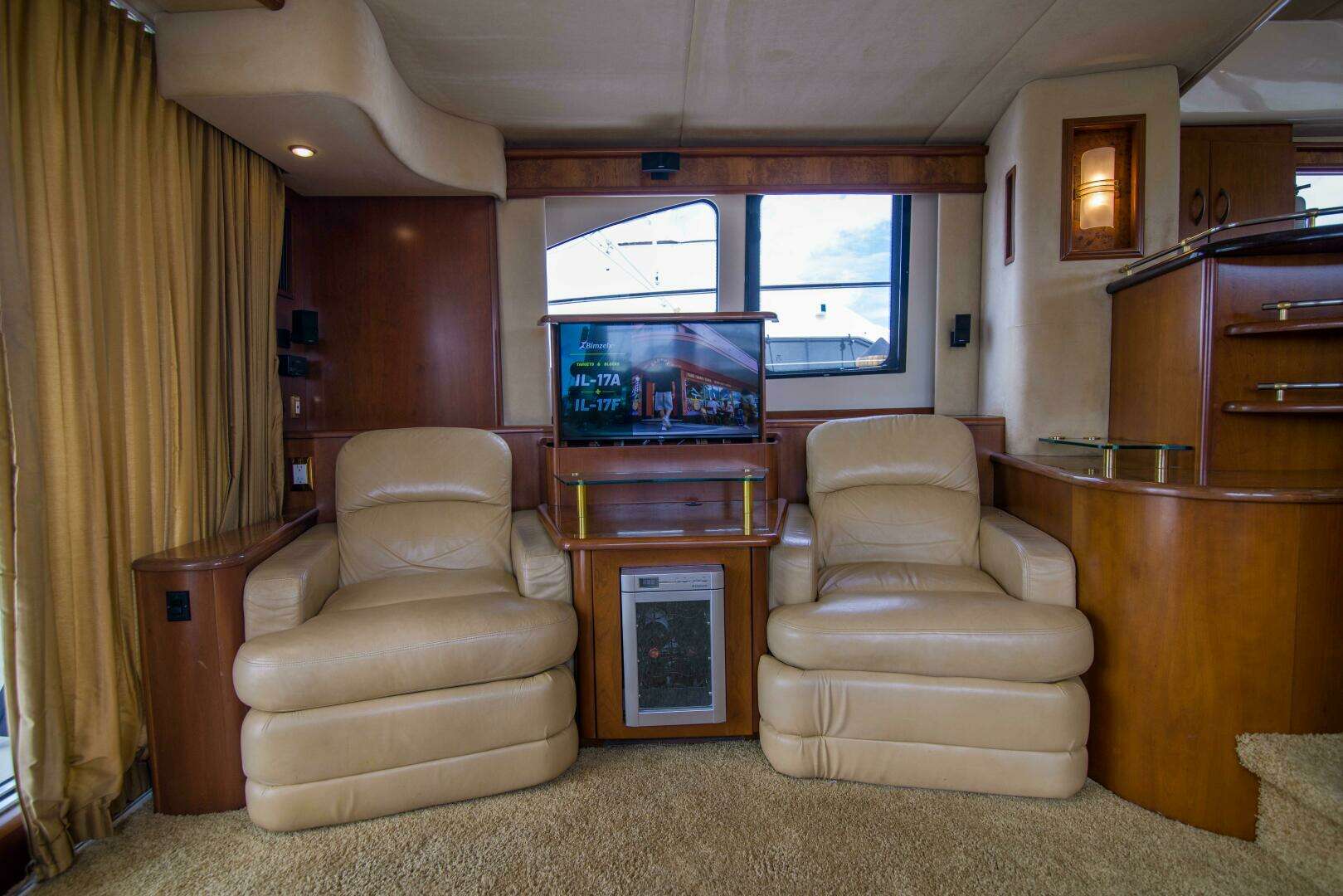 2009 Silverton 52 Ovation - Image 34