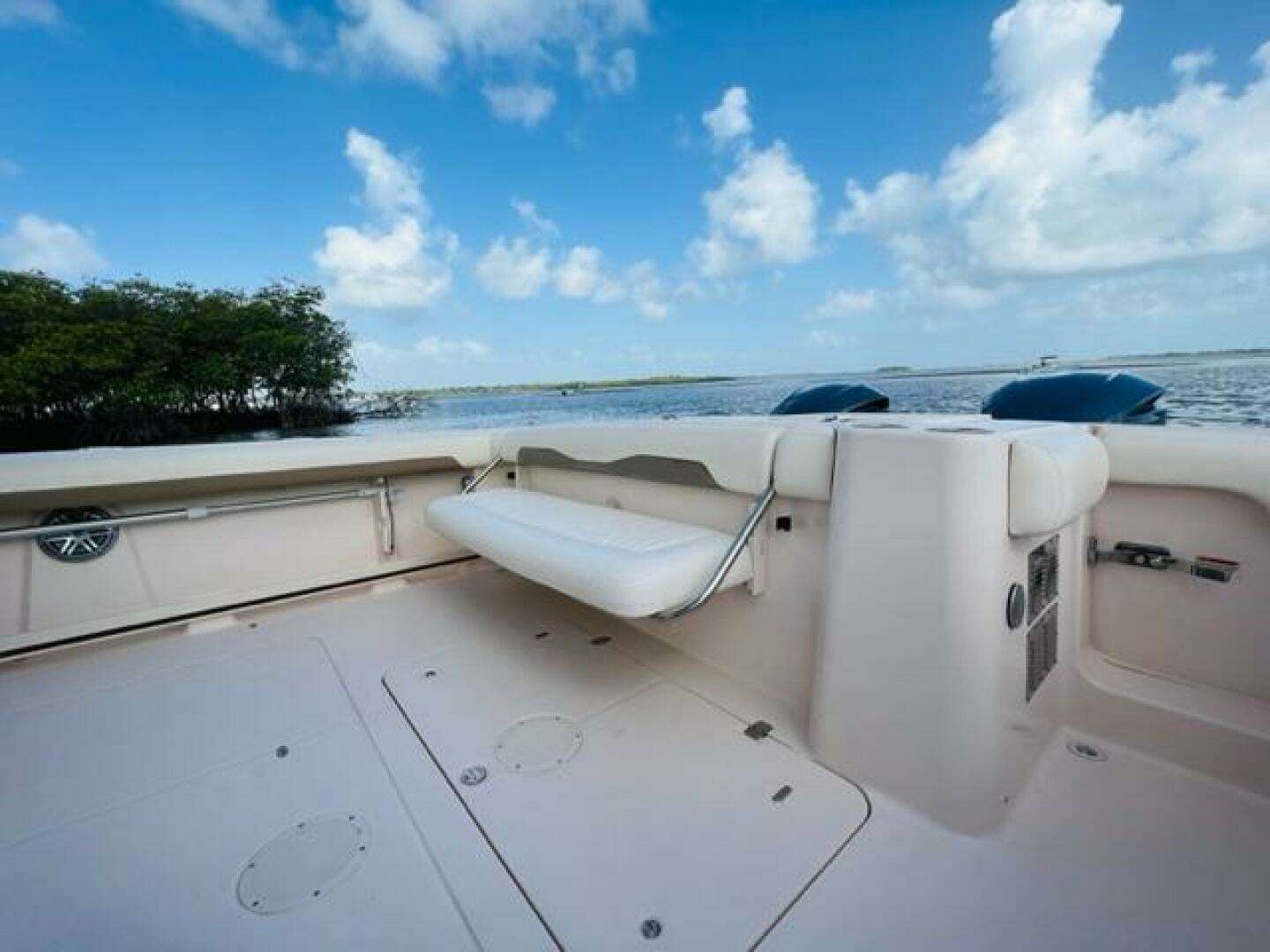 2014 Grady-White Freedom 335 - Image 32