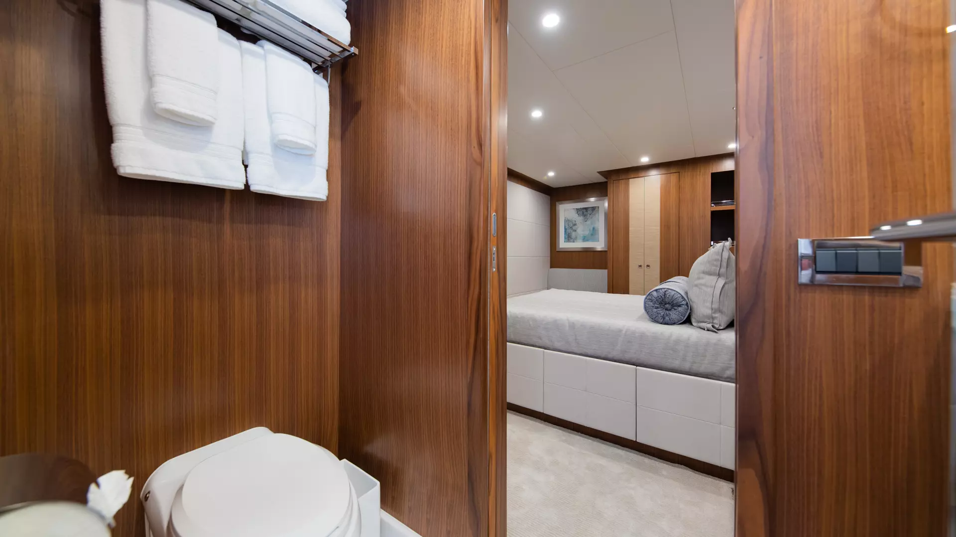2026 Hargrave Raised Pilothouse - Image 45