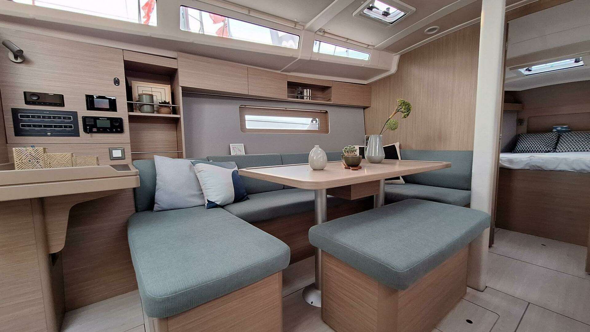 2026 Beneteau Oceanis 37.1 ELECTRIC - Image 7