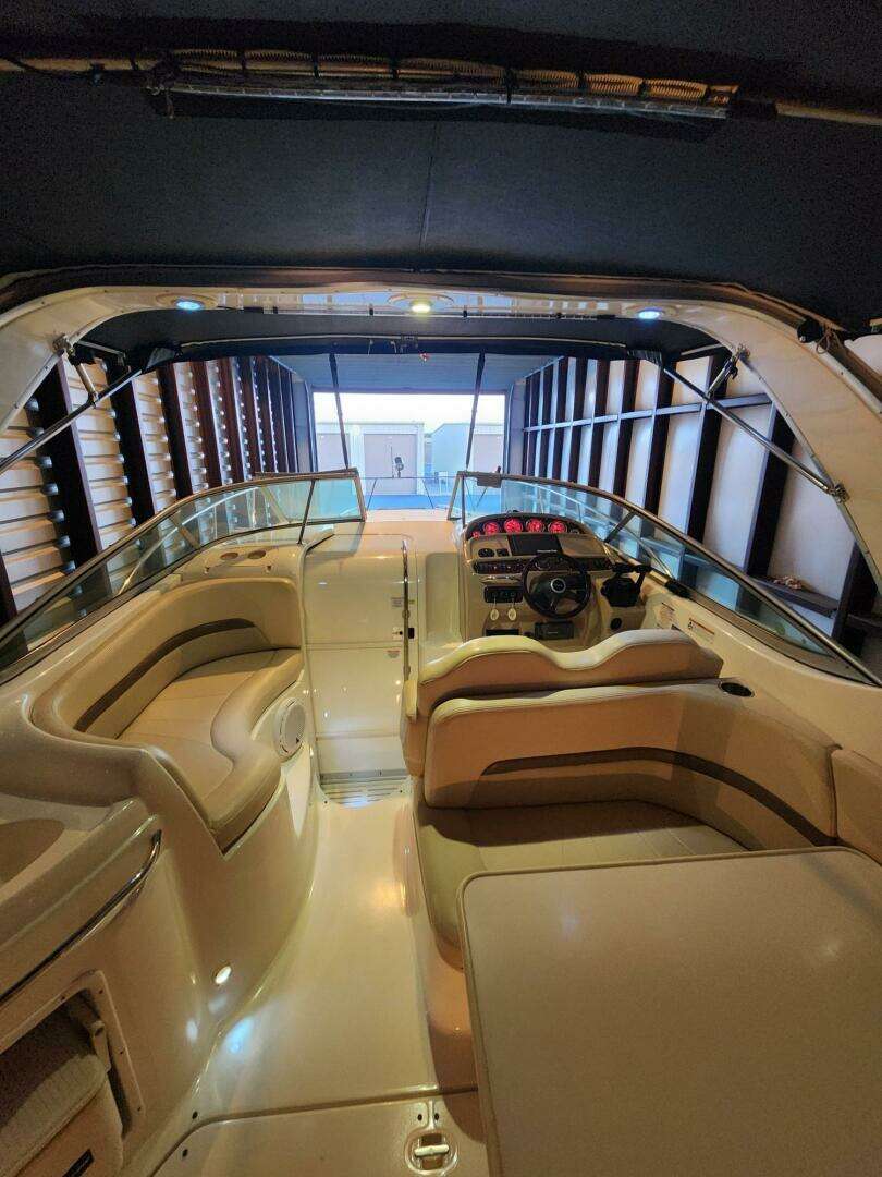 2006 Chaparral 290 Signature - Image 6