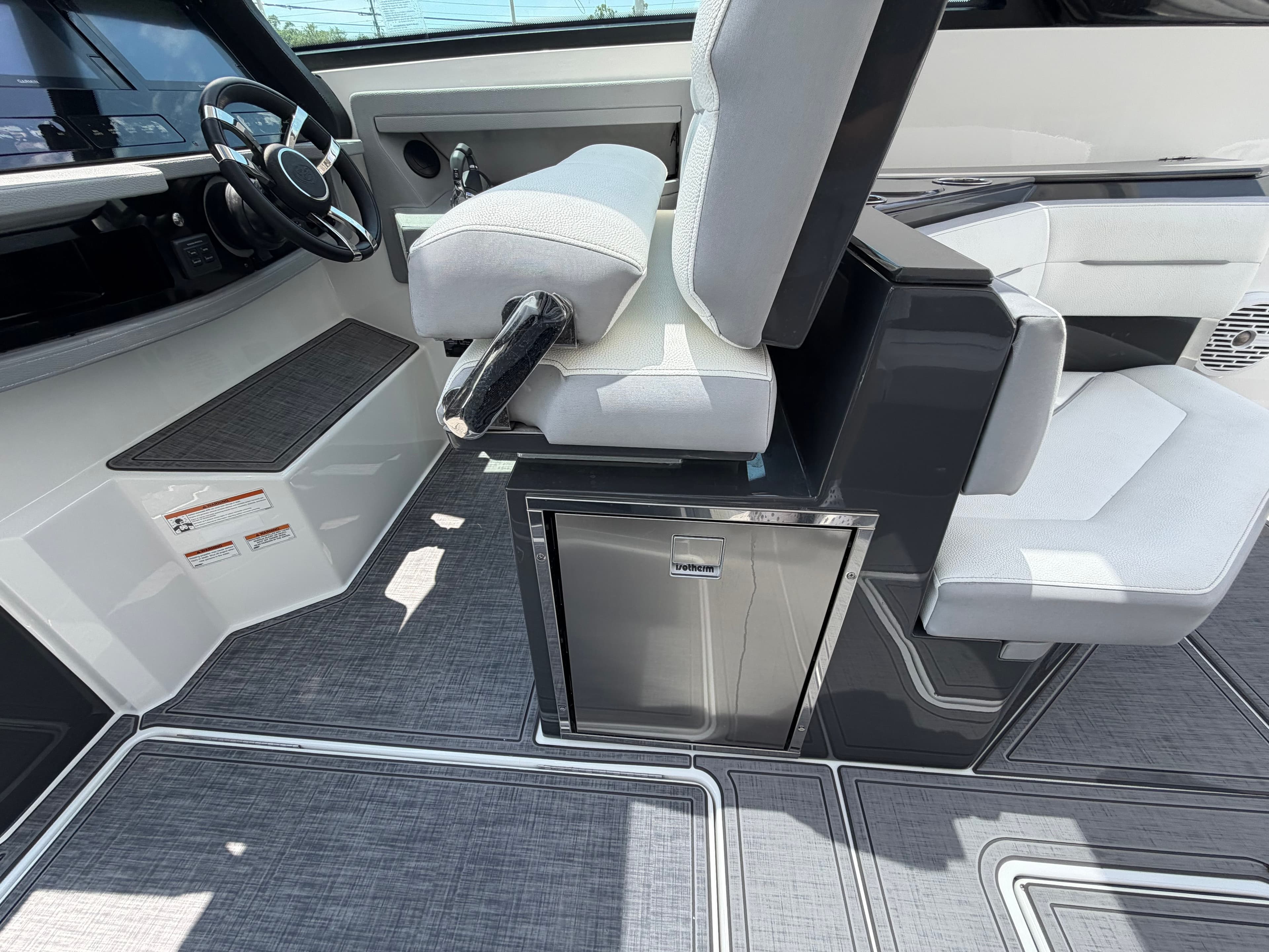 2019 COBALT A36BR - Image 15