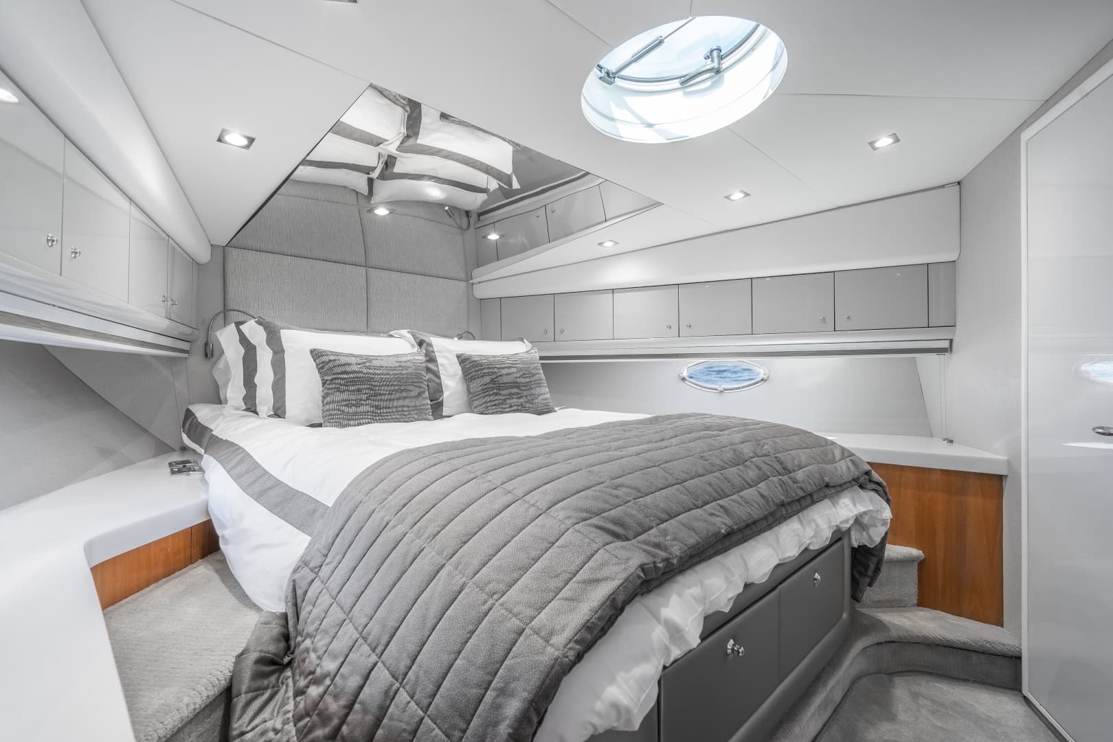 2005 Sunseeker 68 Predator - Image 22