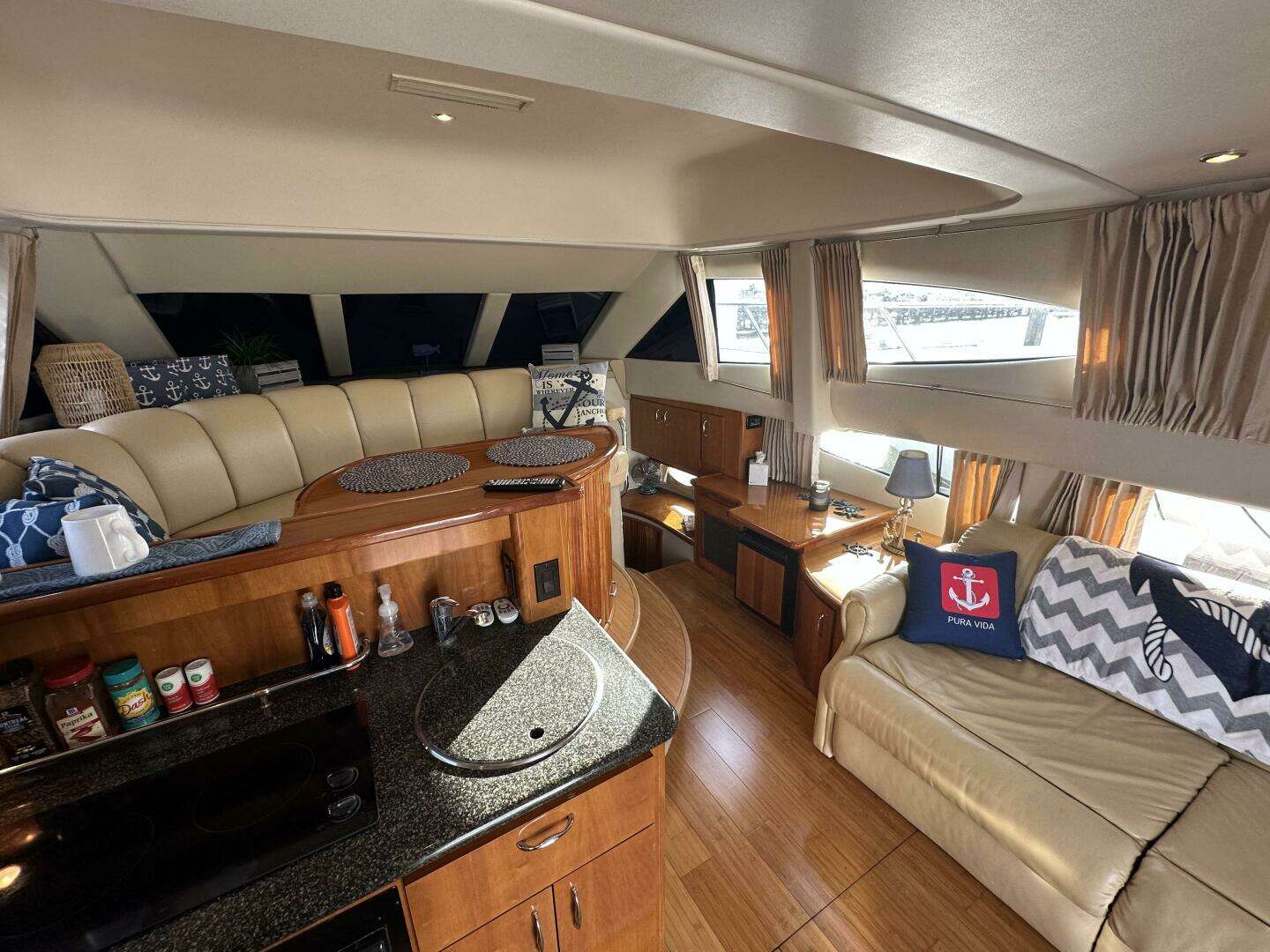 2005 Carver 36 SS - Image 27