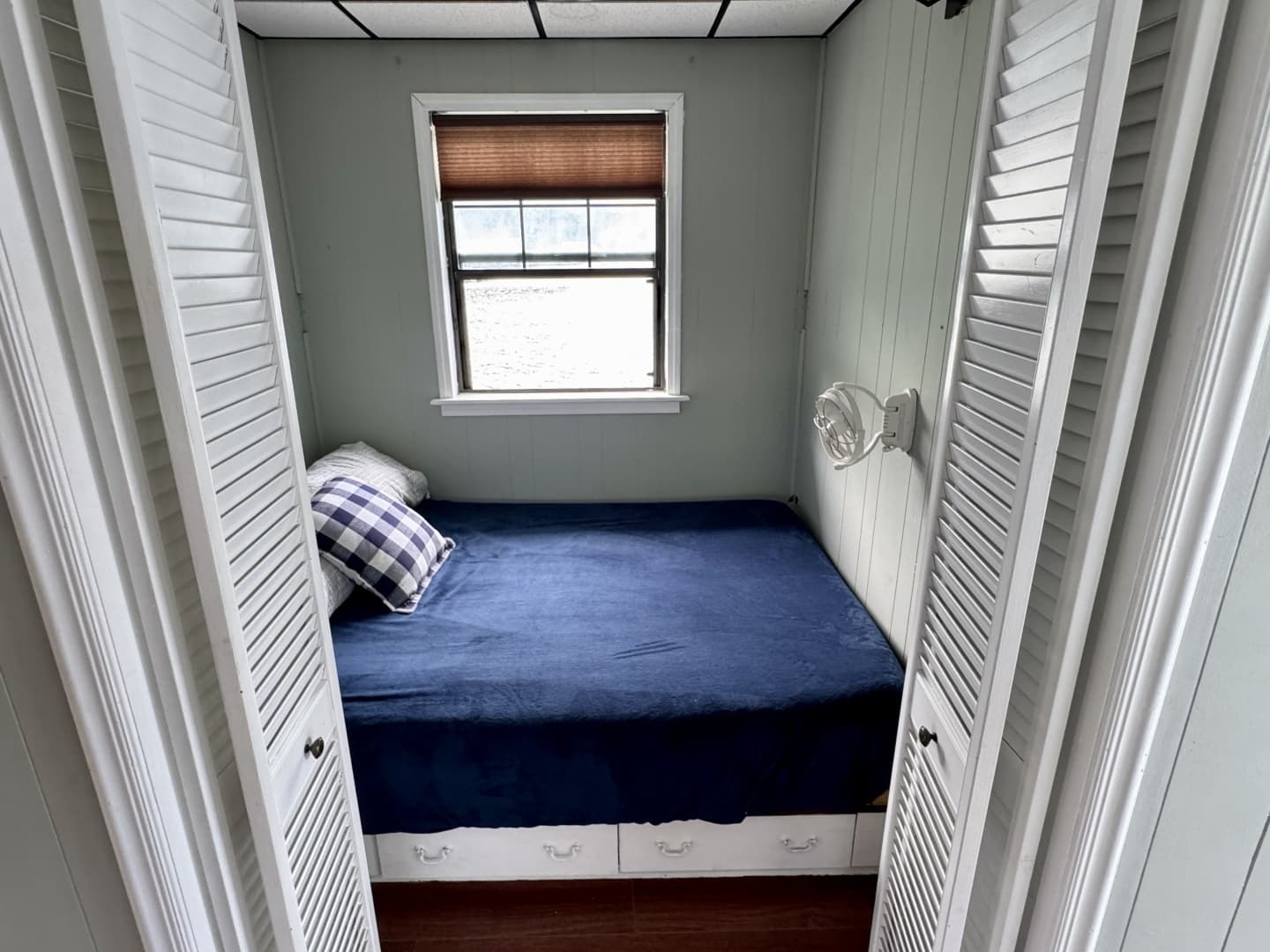 1978 Custom 18 x 24 Off-Grid Floating Cabin Approx 385sqft - Image 34