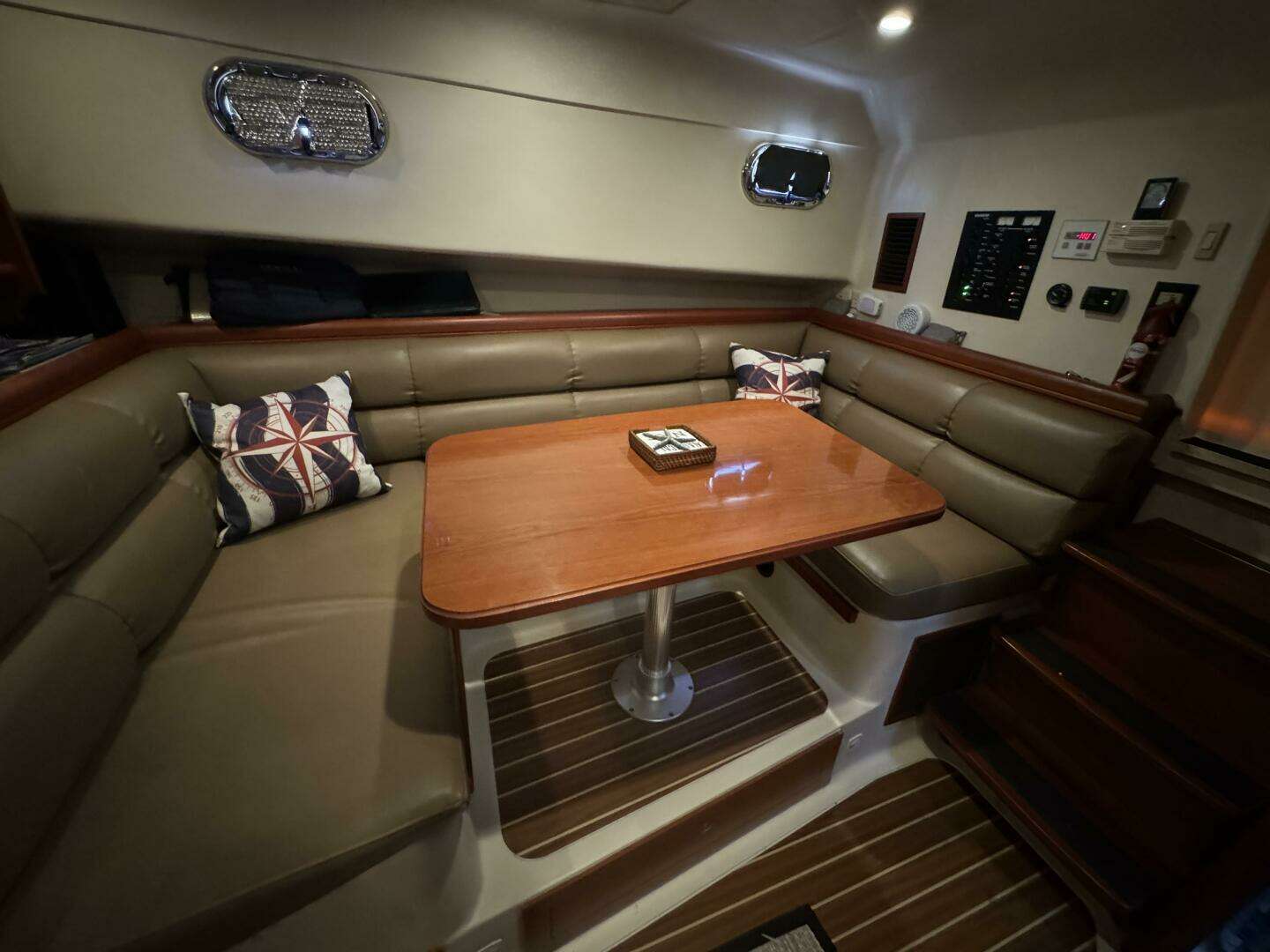 2008 Mainship 34 Pilot Hardtop - Image 41