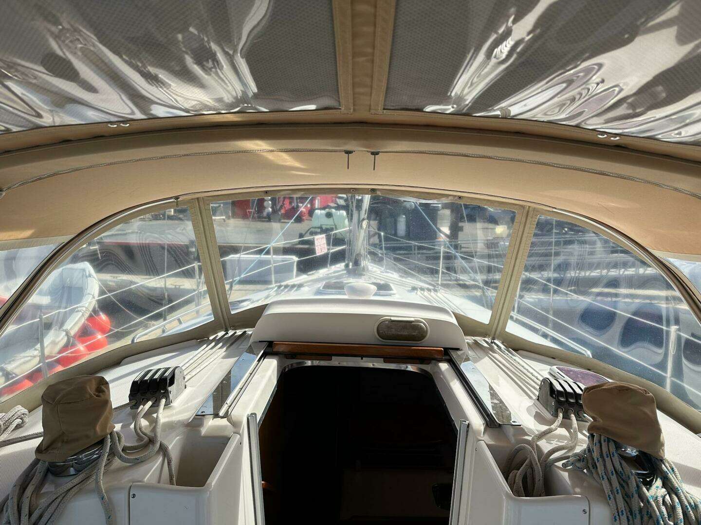 2005 Hunter 38 - Image 17