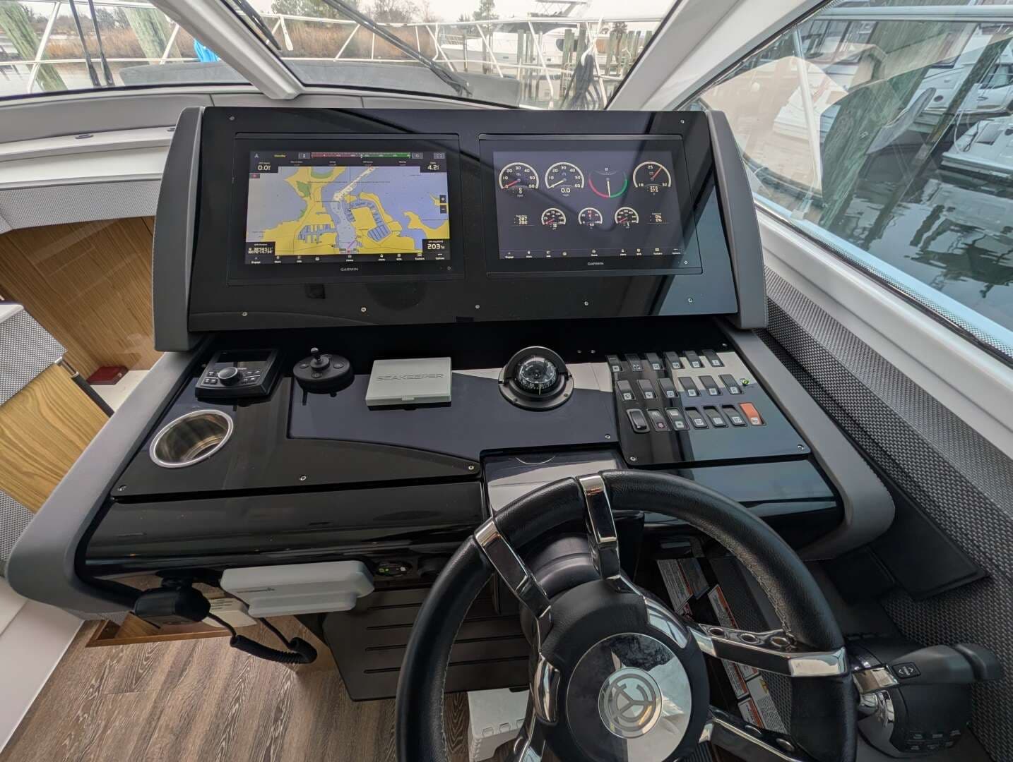 2022 Cruisers Yachts 54 Cantius - Image 19