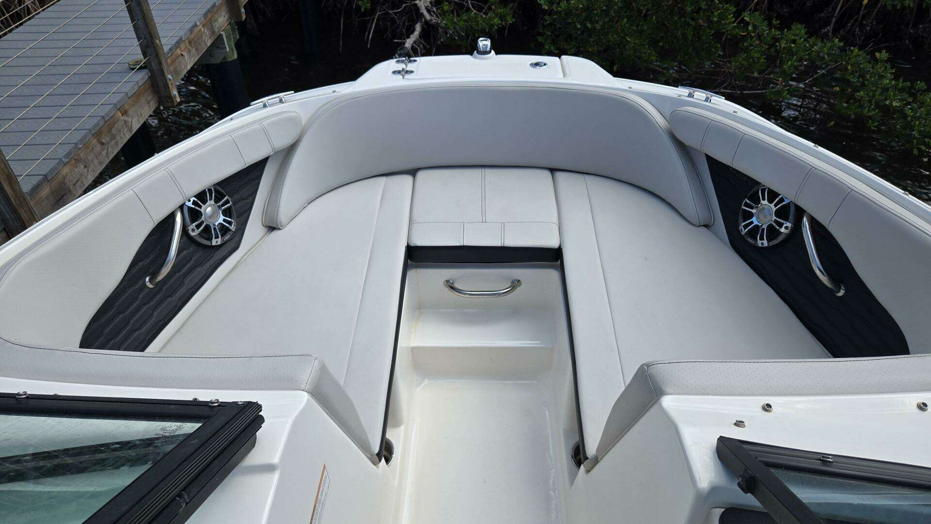 2023 Sea Ray SPX 210 OB - Image 16