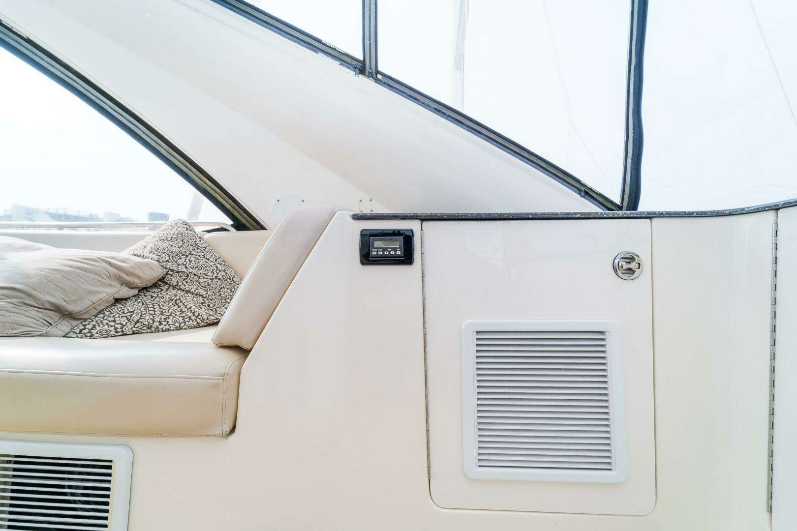 2009 Meridian 441 Sedan - Image 22