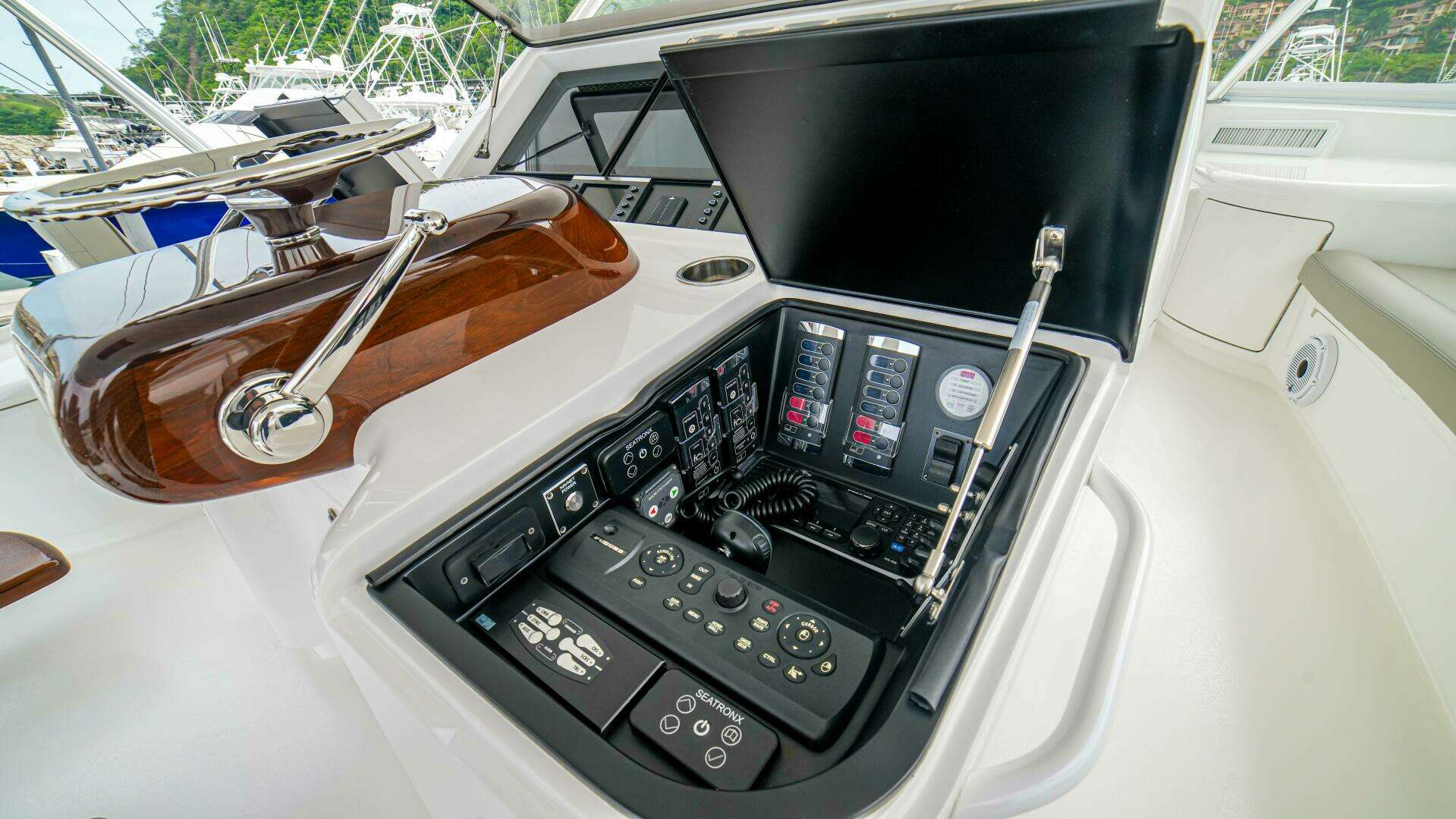 2023 Viking 72 Convertible - Image 17