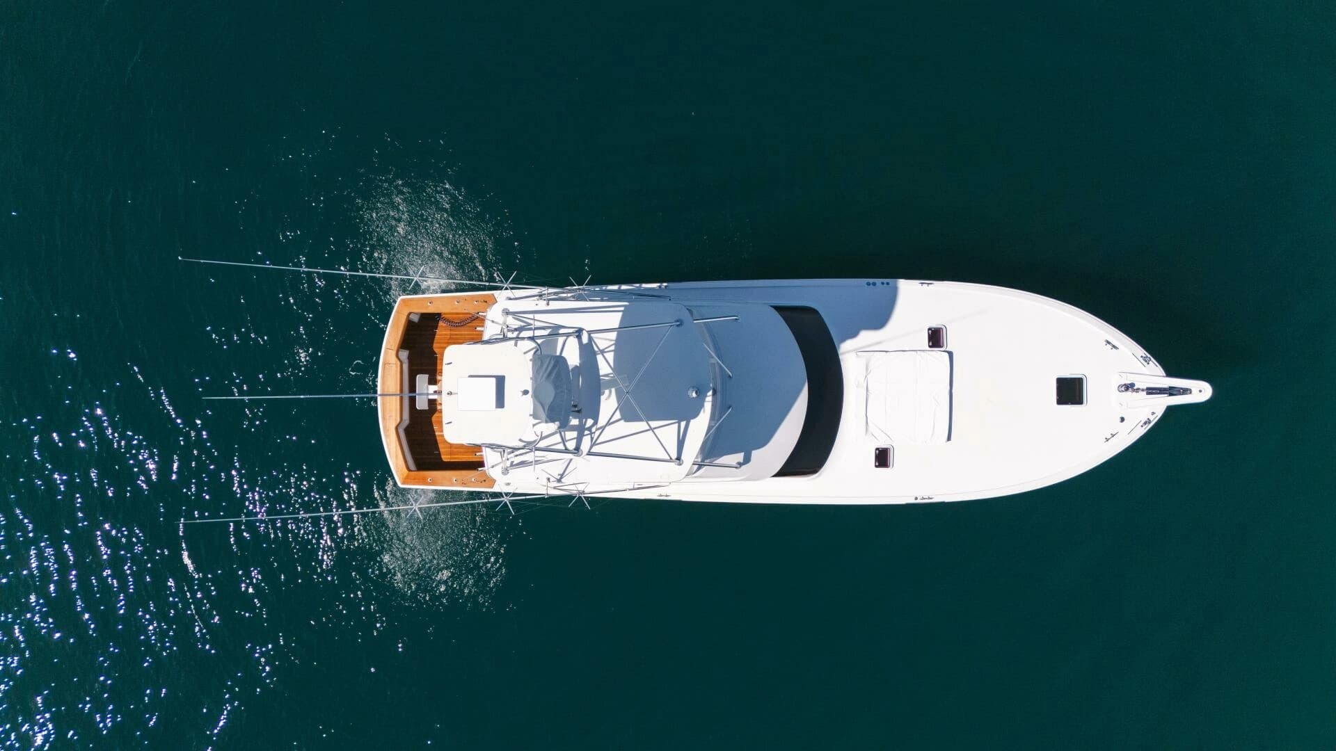 2001 Hatteras 60 Convertible - Image 4