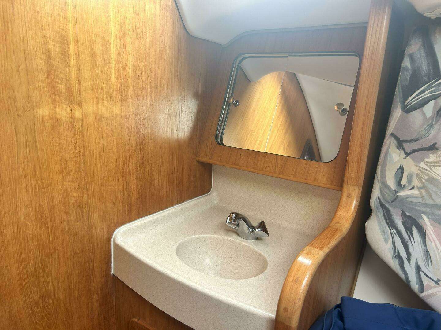 1999 Catalina 380 - Image 22