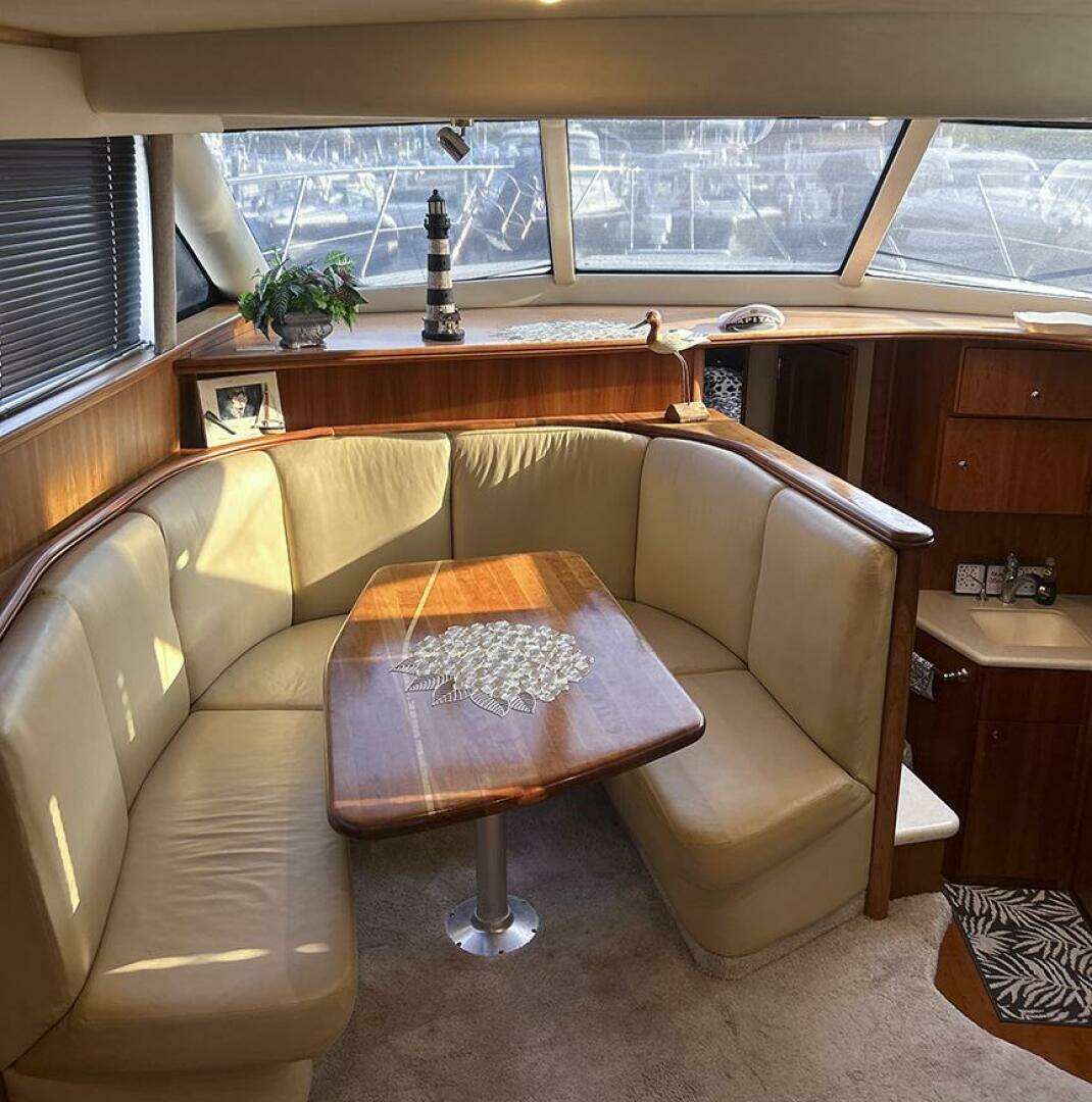 2002 Silverton 42 Convertible - Image 27