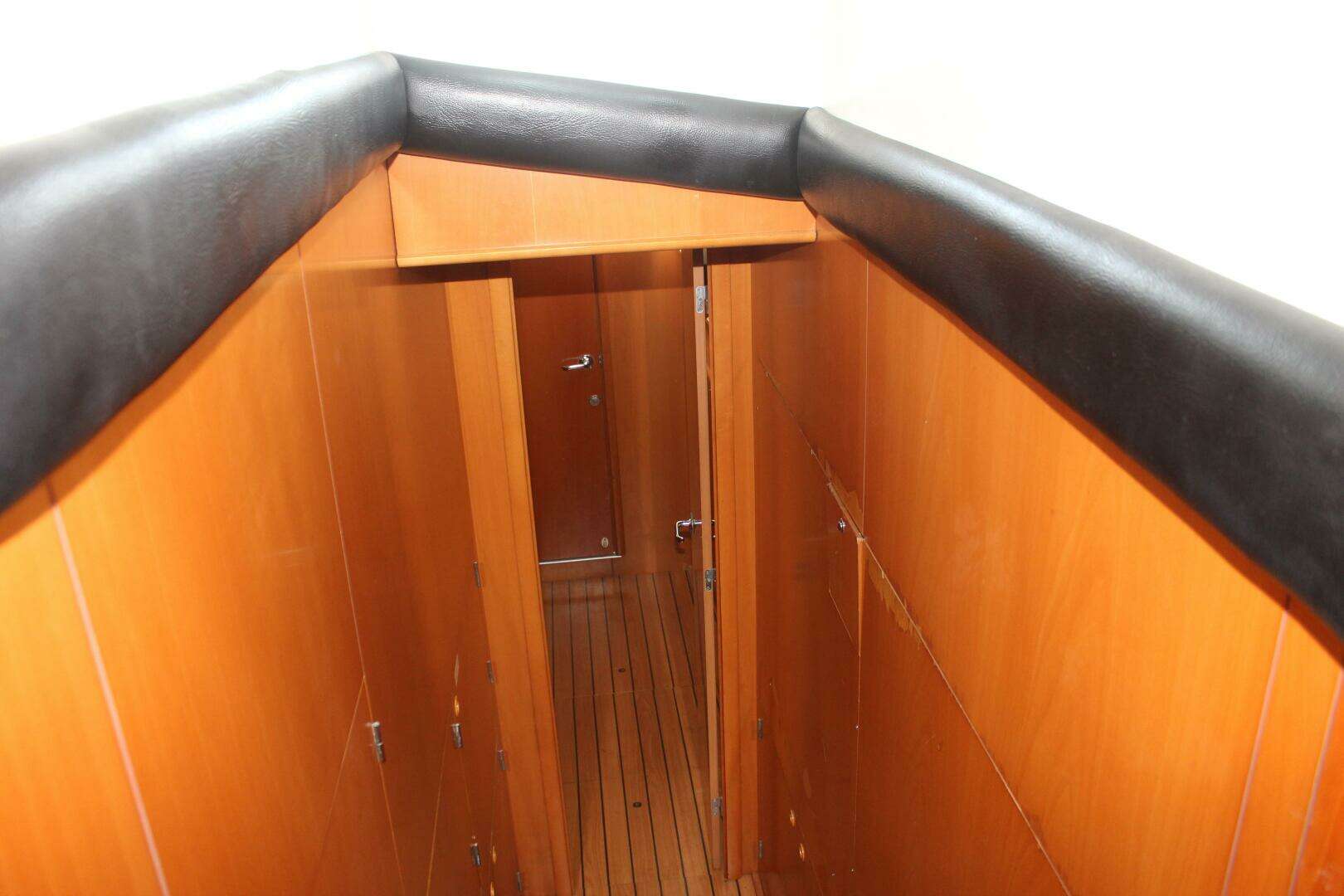 2004 Lagoon 43 Power Cat - Image 20