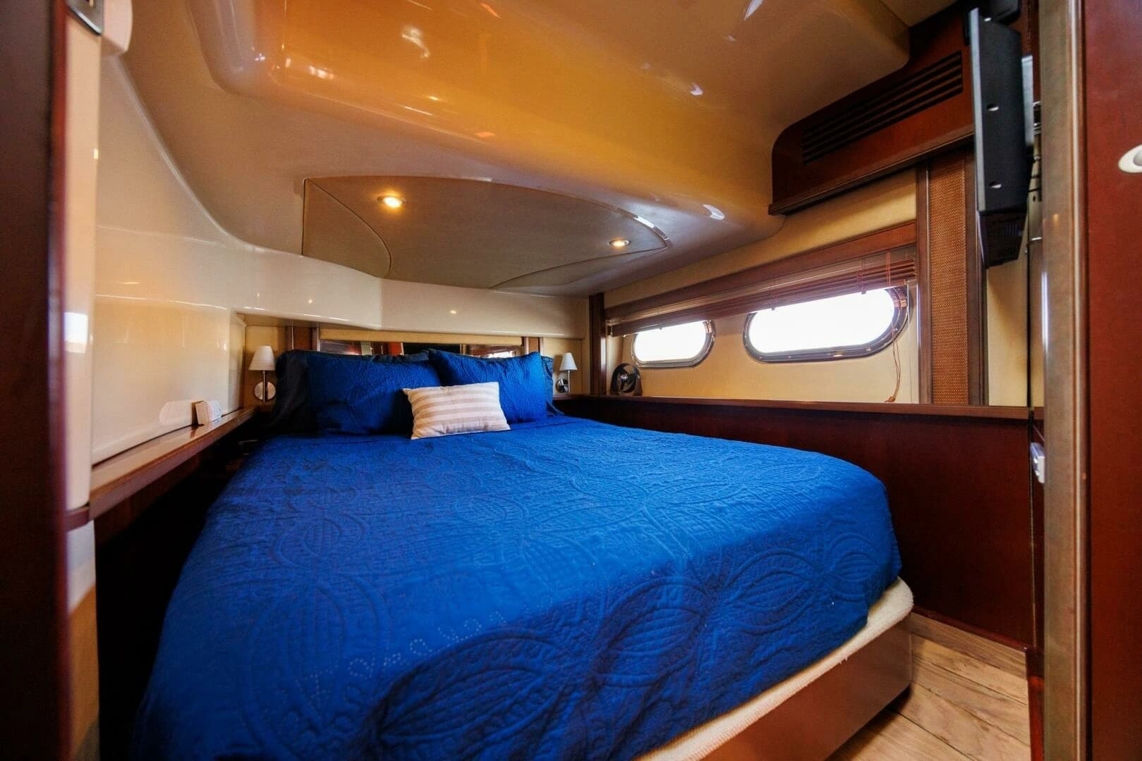 2006 Sea Ray 52 Sedan Bridge - Image 17