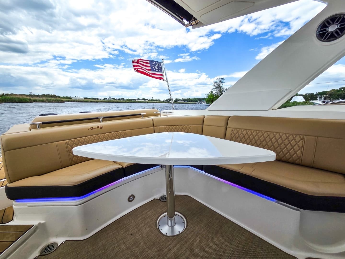 2023 Sea Ray SLX 310 OB - Image 23