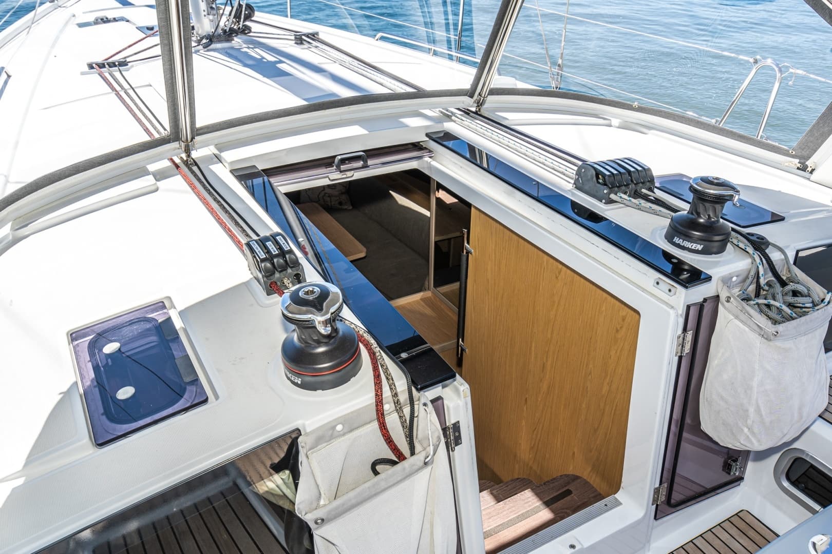 2018 Beneteau Oceanis 41.1 - Image 16