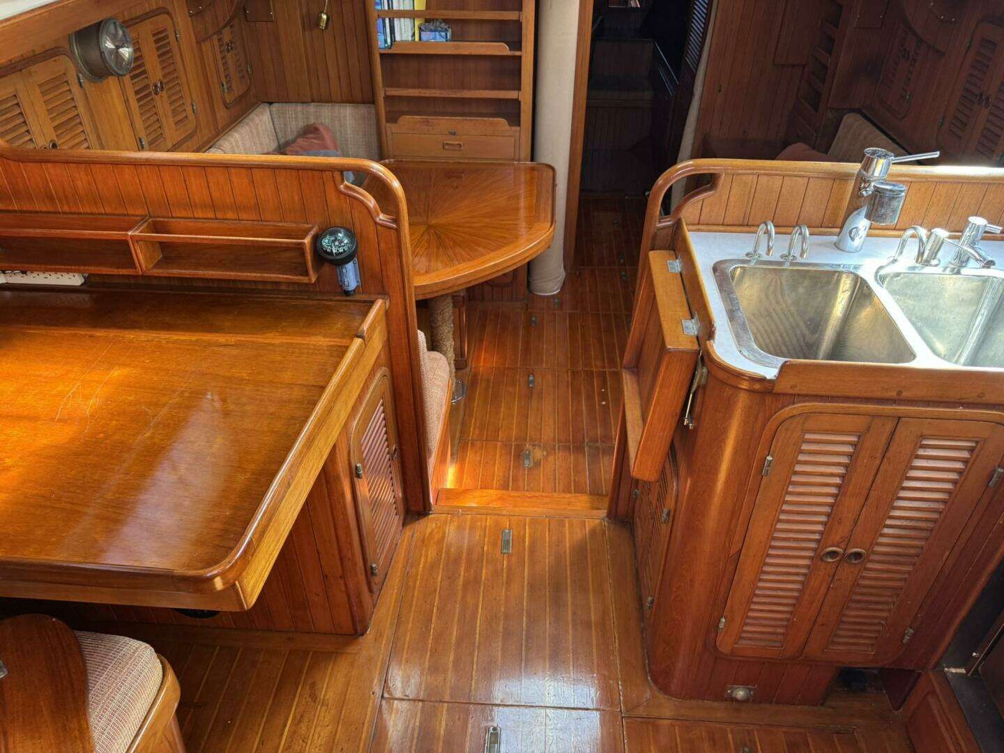 1987 Tayana 42 Vancover Aft Cabin - Image 54