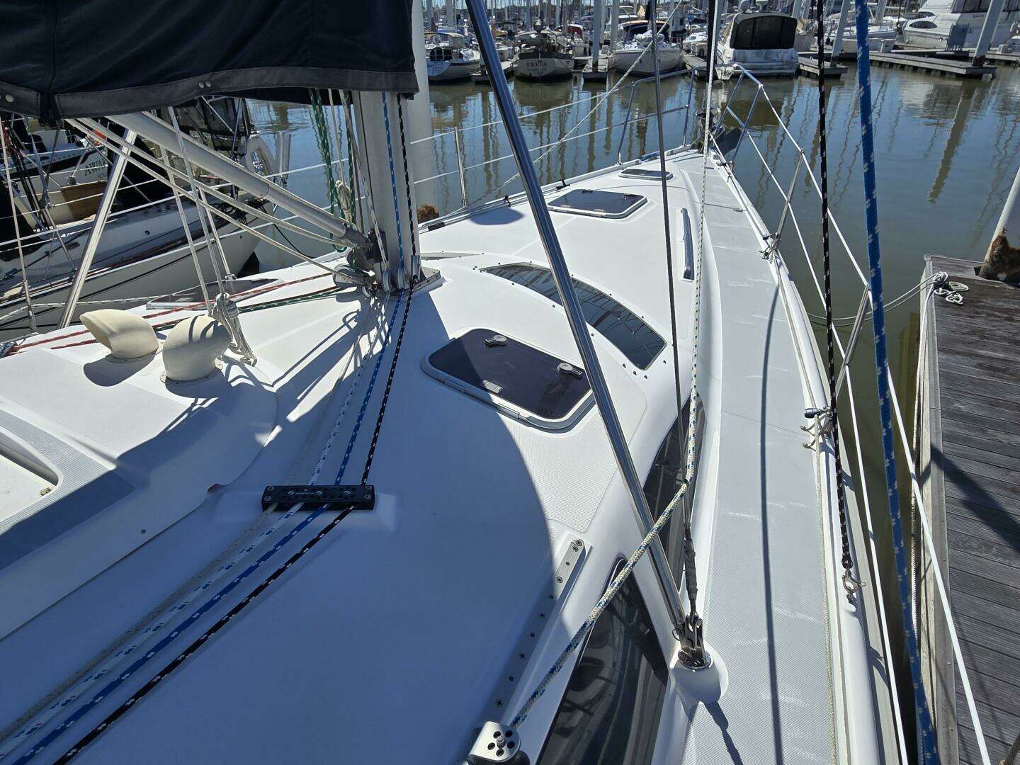 1998 Hunter 410 - Image 24