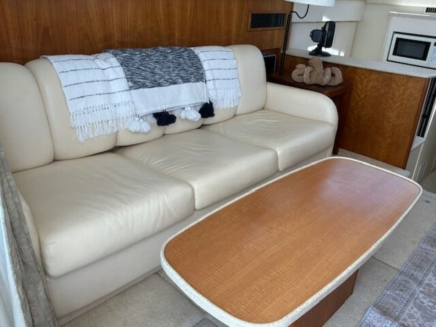 2000 Silverton 41 Convertible - Image 8