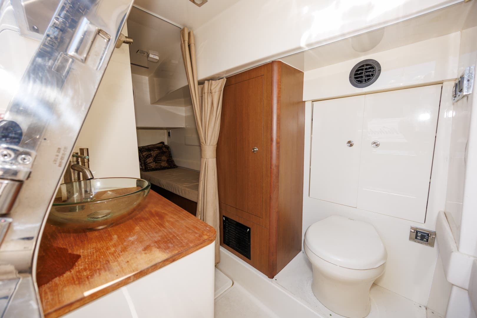 2017 Sea Ray L650 Fly - Image 51