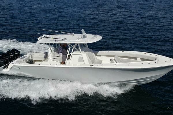 2022 SeaVee 390z Center Console - Image 1