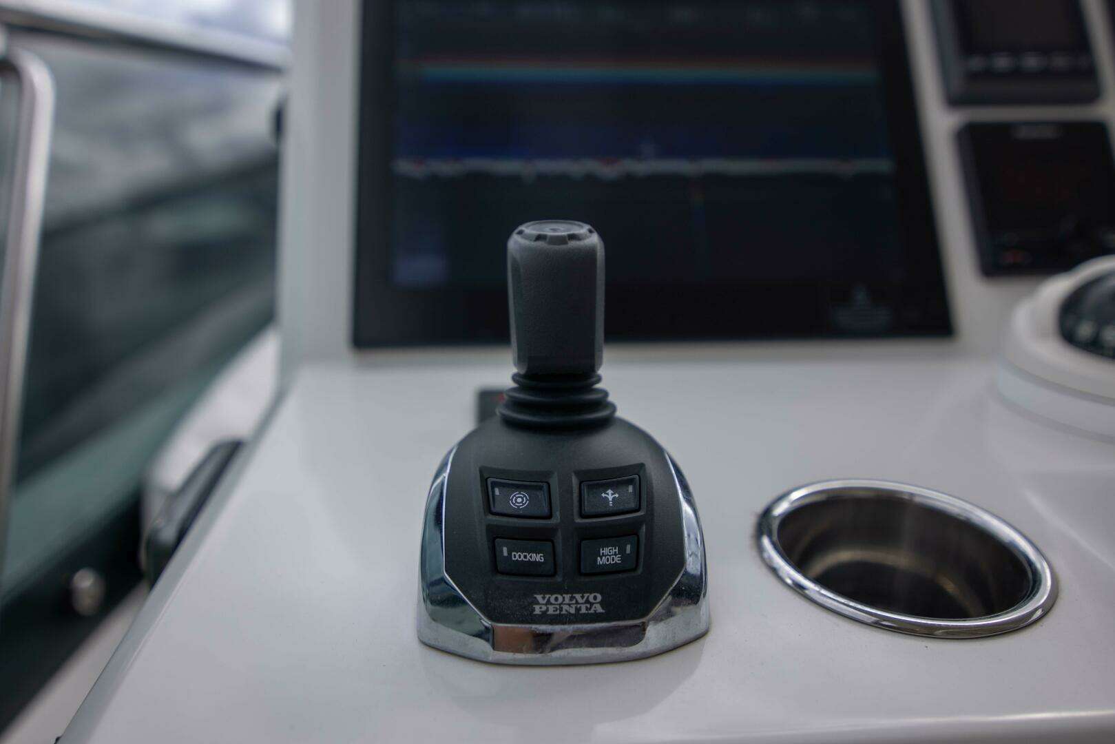 2018 Prestige 680 Flybridge - Image 51