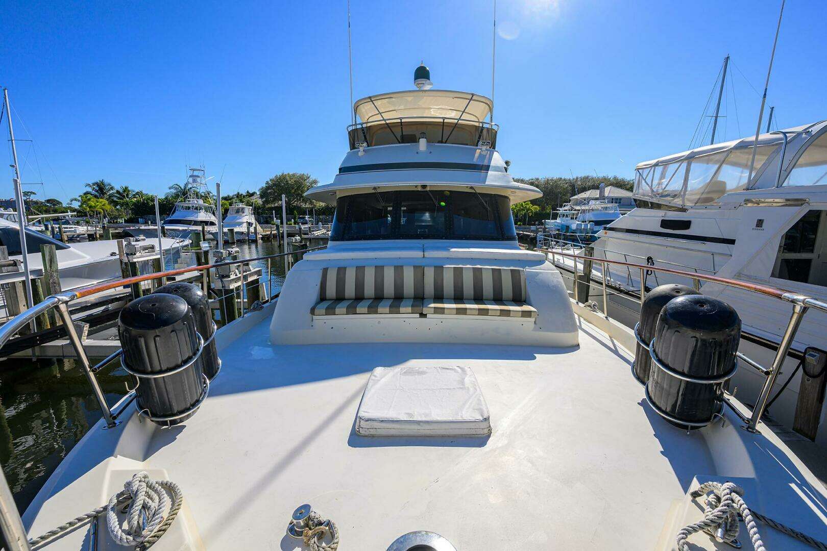 1987 Hatteras 63 Motor Yacht - Image 48