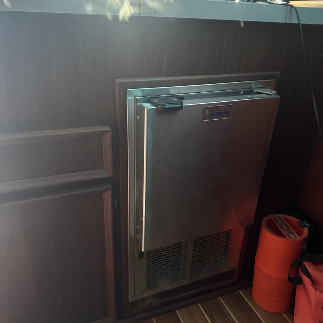 1981 Hatteras 43 Convertible - Image 21