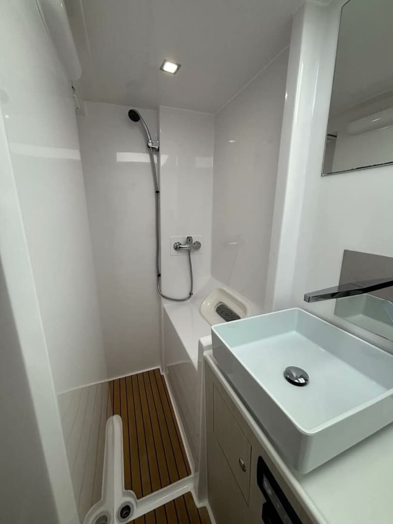 2022 Seawind 1600 - Image 19