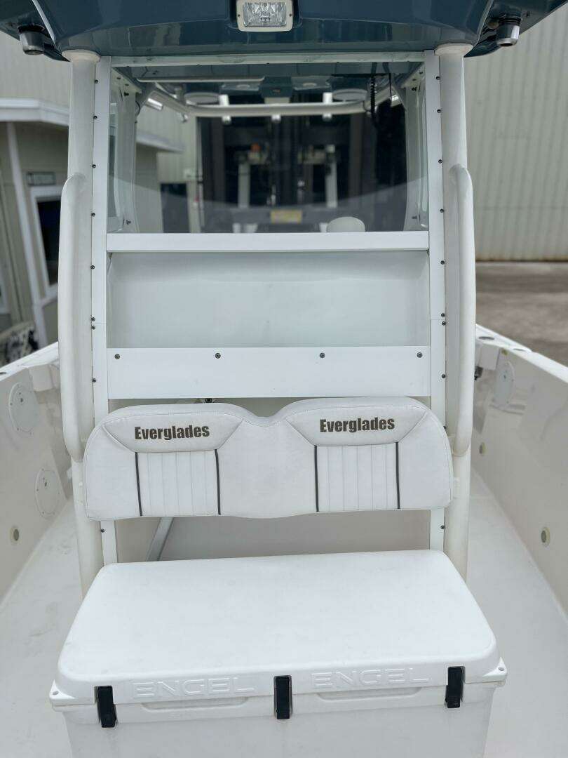 2007 Everglades 240CC - Image 7