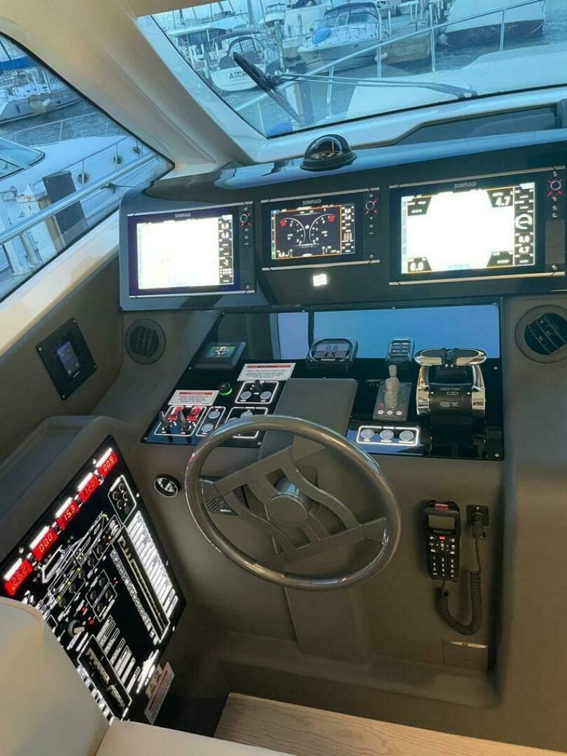 2016 Ferretti Yachts 550 - Image 10