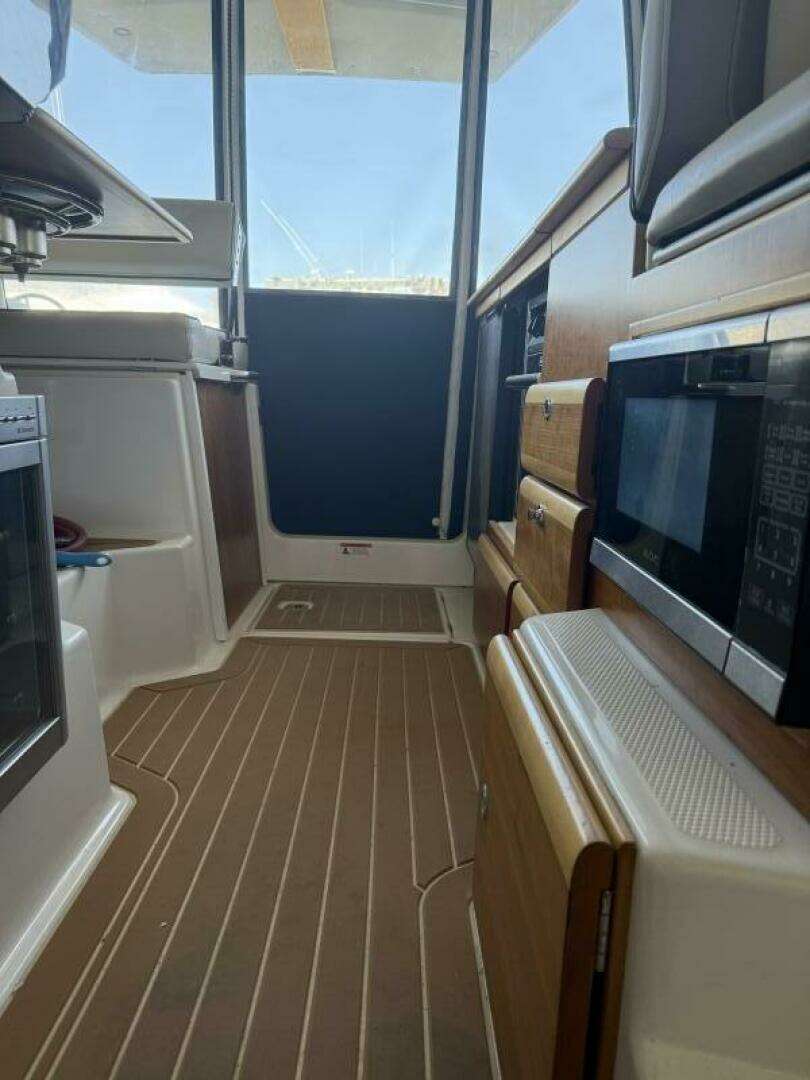 2017 Cutwater C-302 Sport Coupe - Image 13