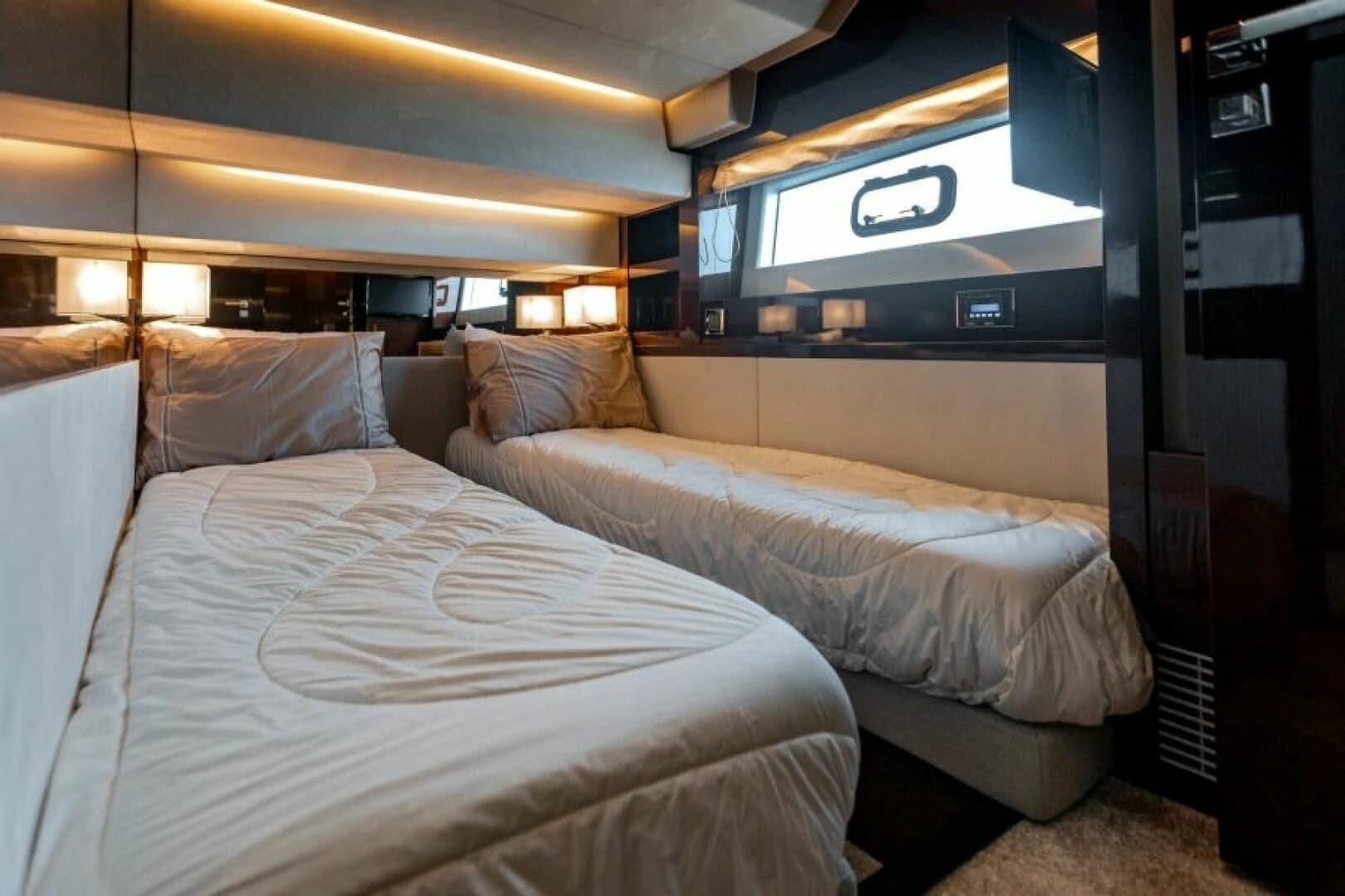 2020 Prestige 630 Flybridge - Image 31