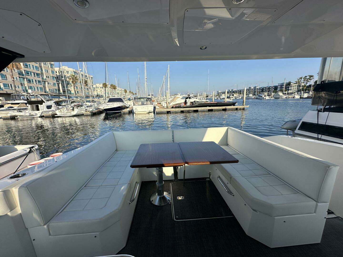 2017 Cruisers Yachts 390 Express Coupe - Image 62