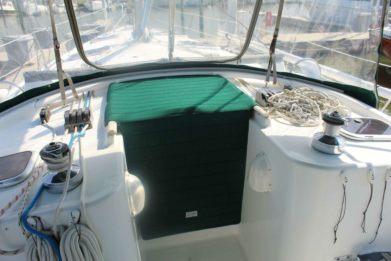 2001 Beneteau 411 - Image 17