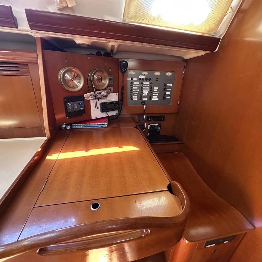 2006 Beneteau 523 - Image 30