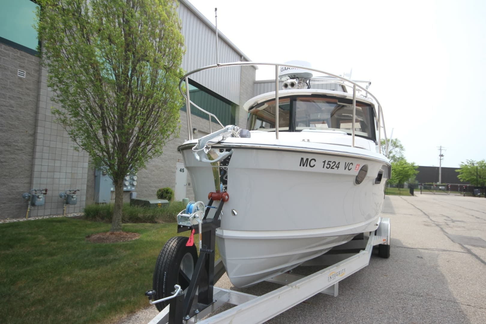 2025 Ranger Tugs R-25 w/Custom Trailer - Image 3