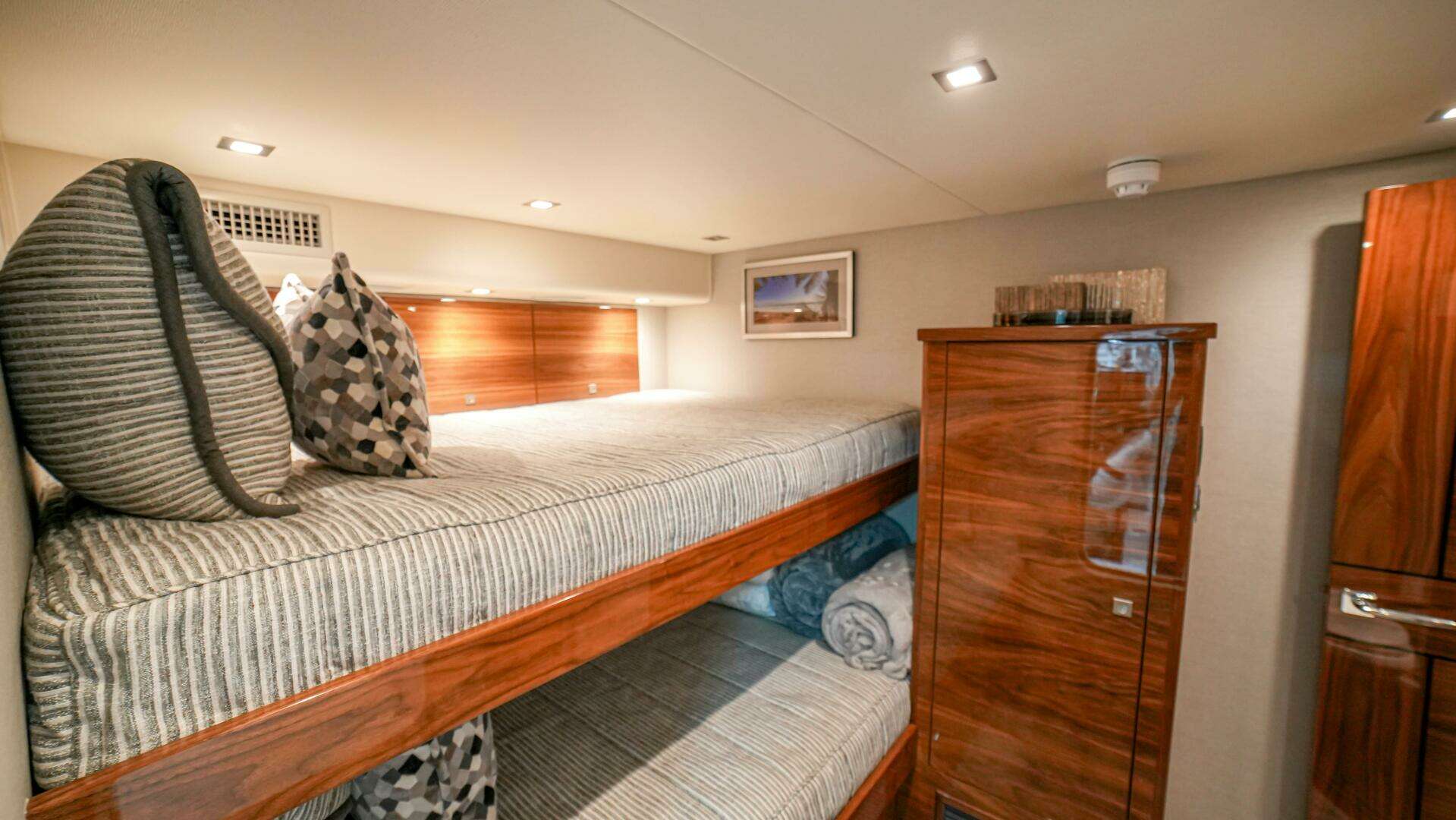2023 Viking 72 Convertible - Image 96